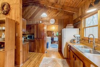 Gold Creek Cabin - 3