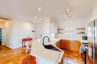 Lakefront Cottage - Lago Vista - 3