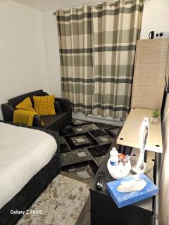 LONDON SLEEPHOUSE PARTYING Is NOT ALLOWED PLS - 2