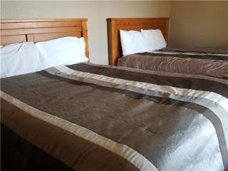 Beach House Sleep 20 with VIP pkg, Bachelor Parties Welcomed - Lake Ozark - 7