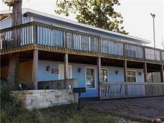Beach House Sleep 20 with VIP pkg, Bachelor Parties Welcomed - Lake Ozark - 4