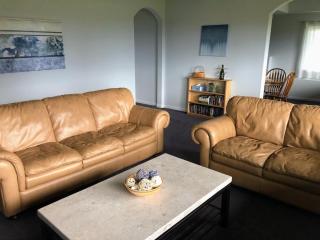 2 Bedroom Suite: Views, Private Entrance, EVchgr - Amity - 1