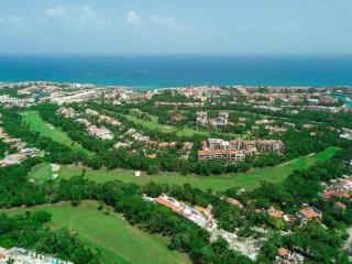 Luxurious 1 Bedroom w/ Pool & Golf Course View - 7