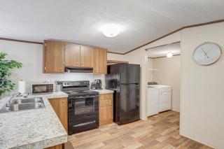 Pet-Friendly Home about 5 Mi to Blue Ridge Parkway! - Asheville - 9
