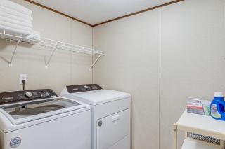 Pet-Friendly Home about 5 Mi to Blue Ridge Parkway! - Asheville - 3