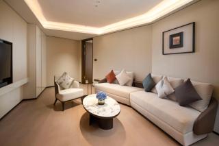Yuexiu Hotel Guangzhou,Curio Collection by Hilton-Free shuttle between hotel and Exhibition Center during Canton Fair & Exhibitor Registration Counter - Canton - 7