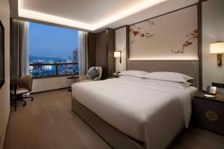 Yuexiu Hotel Guangzhou,Curio Collection by Hilton-Free shuttle between hotel and Exhibition Center during Canton Fair & Exhibitor Registration Counter - Canton - 6