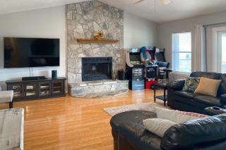 Lake Bluff Retreat - 9
