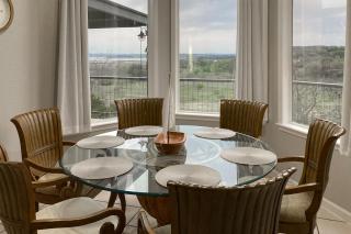 Lake Bluff Retreat - 6