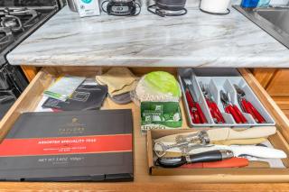 Historic Cozy Haven in Little Italy - 2