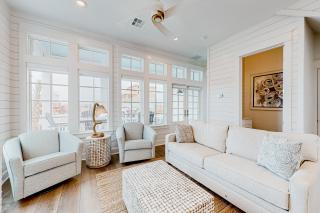 The Mermaid's Tail - 0