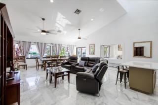 Marble House in Lauderdale Harbours - 6