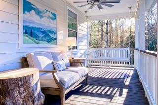 Creekside Farmhouse - 9