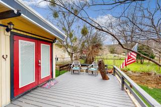 The Collector's Hideaway - Burnet - 9