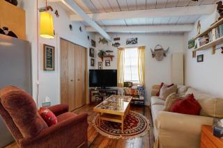 The Collector's Hideaway - Burnet - 8