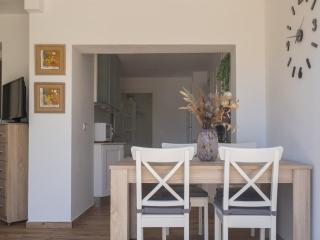 Apartamento renovado con terraza, a pasos de la playa de Riells, ¡ideal para parejas! - ES-325-29 - Torroella de Montgrí - 3