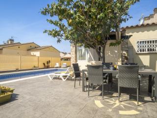 Casa con Piscina Privada, 3 Habitaciones, Cerca de la Playa en Torroella de Montgrí - ES-325-40 - Torroella de Montgrí - 6
