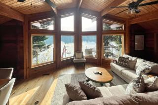 Hammersley Beach Cabin - 8