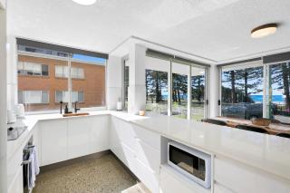 3 Bedroom Ocean Views at Teenamara - Gold Coast - 7