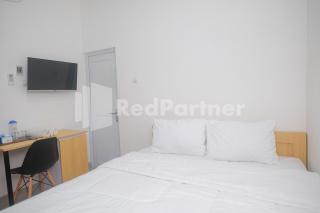 River House Mitra RedDoorz - 6