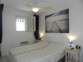 Appartement T2 avec coin nuit, piscine, parking sécurisé, proche plage - Le Lavandou - FR-1-251-743 - Le Lavandou - 3