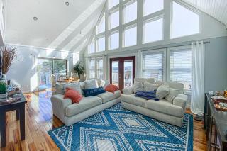 Smoky Mountain Lake Retreat - 5