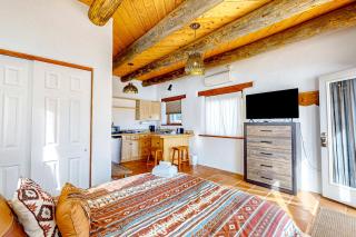 Sunset Studio - Taos - 9