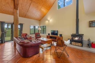 Modern Barn Style - Taupo Holiday Home - Kinloch - 7