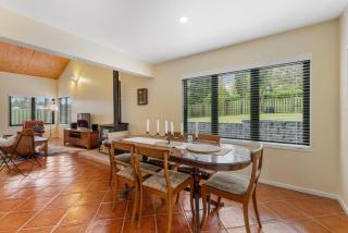Modern Barn Style - Taupo Holiday Home - Kinloch - 6