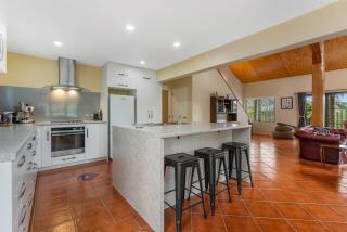 Modern Barn Style - Taupo Holiday Home - Kinloch - 5