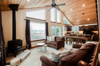 Lakeside Hideaway - 6
