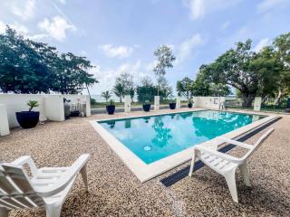 La Riviera One Coastal Life Style One Bedroom - South Mission Beach - 0