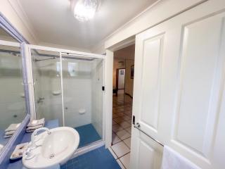 La Riviera One Coastal Life Style One Bedroom - South Mission Beach - 4