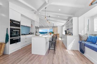 Lakefront Style - Lake Taupo Holiday Home - Taupo - 1