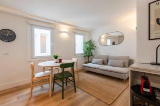 HOM I Depto 2D1B 4PAX En Calle Republica, Santiago RP702 - Santiago - 9