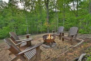 Rohring Retreat - Bask in comfort on the deck and play games in the game room - Mineral Bluff - 7