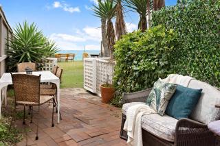 Absolute Beachfront 2BR Pet-Friendly Terrace - The Coachhouse - Collaroy - 0