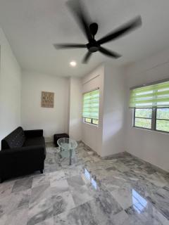 Studio Unit, Seruni Service Apartment at Serendah Golf Resort, Serendah, Nearby Serendah KTM Komuter Station, Genting, Rawang, UMW HVM Park, Bukit Beruntung Resort - 3