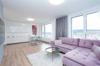 Danubius One - spacious apartment w free parking - 0