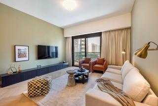 Daniels Luxe 3BR Downtown with Skyline View - Dubai - 8