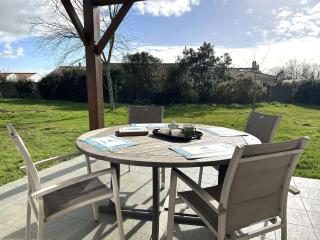 Maison familiale confortable, 4 couchages, près des plages et commerces, jardin et wifi inclus - FR-1-224-809 - LʼAiguillon-sur-Vie - 0