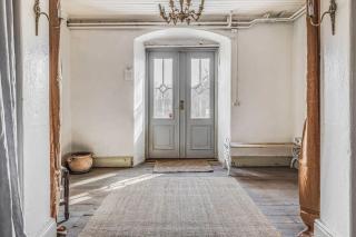 Large Stylish Charming House With Big Garden - 6