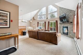 Minutes to Downtown & National Forest Ash Lodge - 4