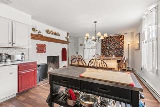 Federal on Exeter Circa 1805 Sleeps 8 - Exeter - 1