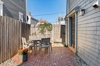 Circa 1789 Historic South End Downtown Home - Newburyport - 8