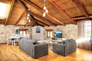 Mirabilia Loft - Amazing Views and Steps from Banana Beach - 8