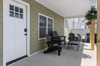 Steps to Beach Fully Renovated Sleeps 6 - Hampton - 9