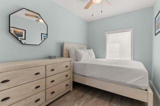 Steps to Beach Fully Renovated Sleeps 6 - Hampton - 8