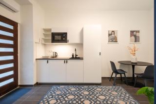 R10- Boutique Apartments, Best Location. By BQA - 3