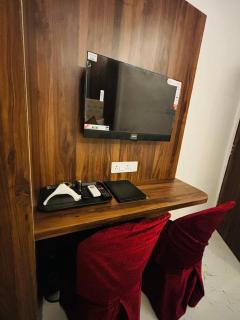 Airport Hotel Relax Inn - Nagpur - 1